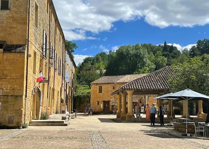Auberge De Jeunesse Hi Cadouin